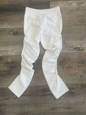 Jala clothing White Ruched Side Leggings - Women NWT size XS